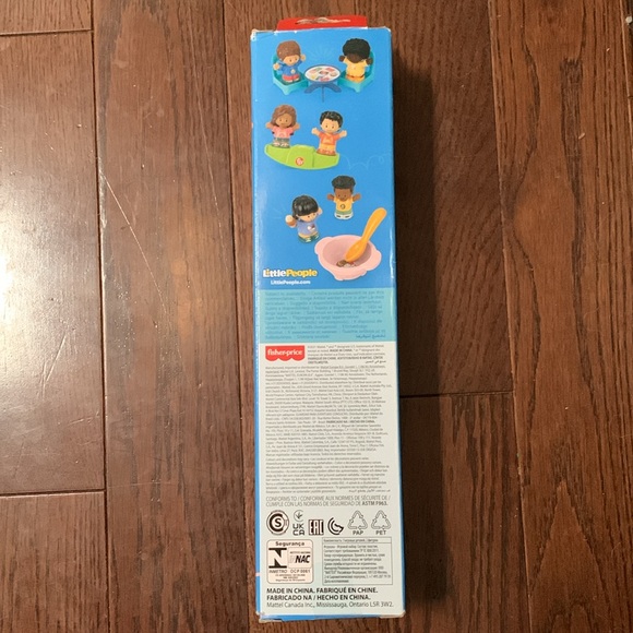 NWT Fisher-Price Little People play set - Picture 2 of 7